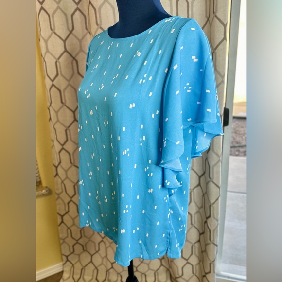 EUC LOFT Blue & White Confetti Print Tiered Flutter Sleeve Blouse - Picture 6 of 15